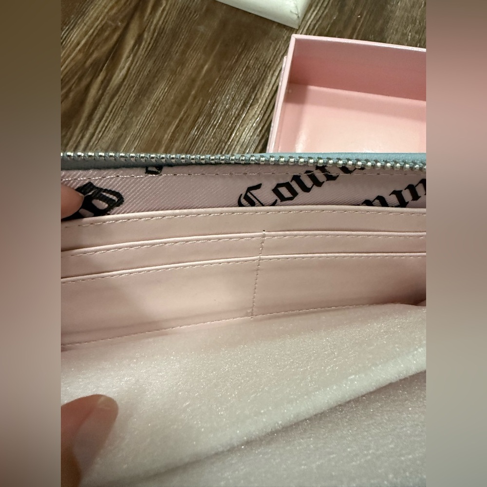 Juicy Couture Denim Wallet🩵 - Picture 5 of 7